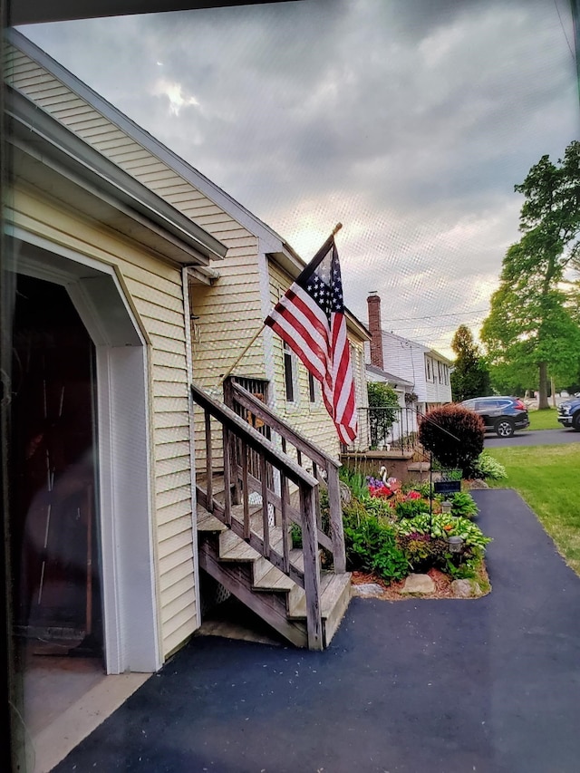 view of home's exterior