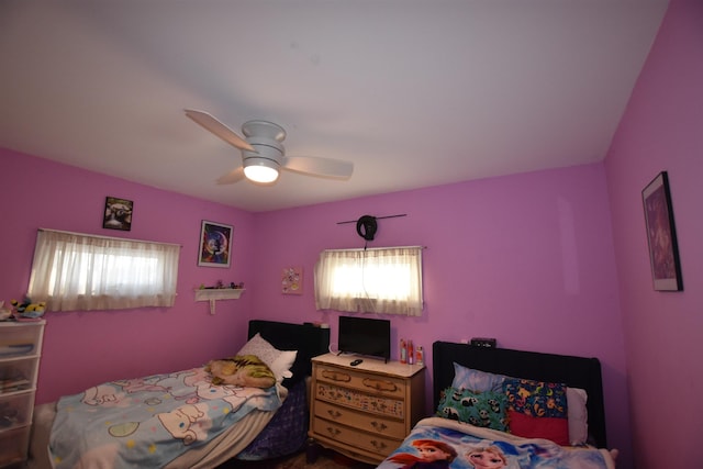 bedroom featuring ceiling fan