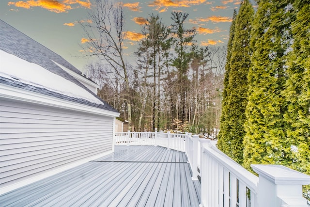 view of deck at dusk