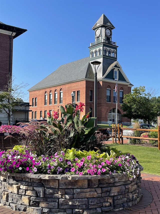 view of building exterior