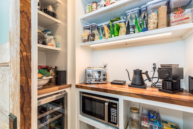 storage area featuring beverage cooler