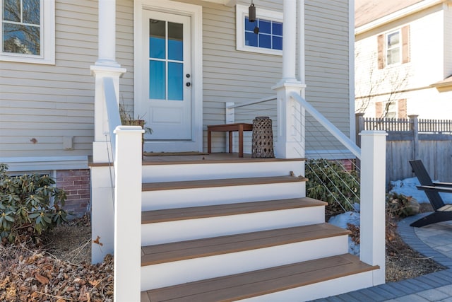 entrance to property with fence