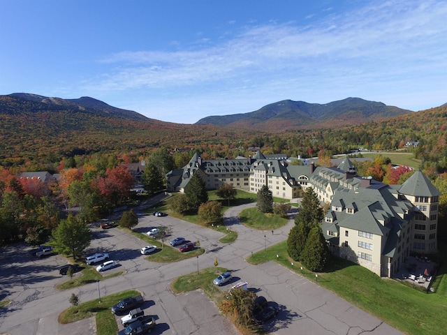 bird's eye view with a mountain view