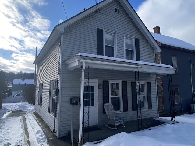 view of front of property featuring a porch