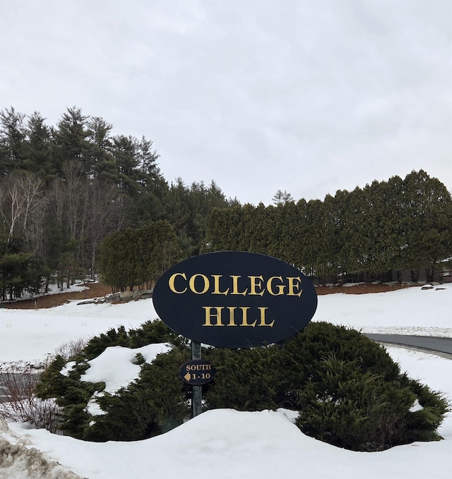 view of community / neighborhood sign