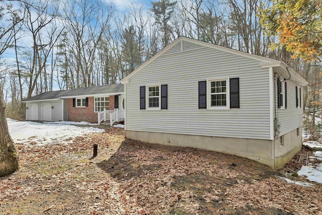 view of front facade featuring an attached garage