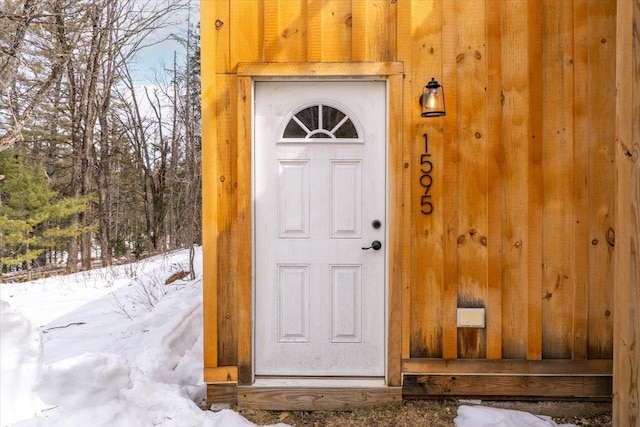 view of property entrance