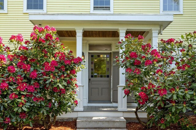 51 E Derry Rd, Derry, NH 03038 - entrance to property with a porch