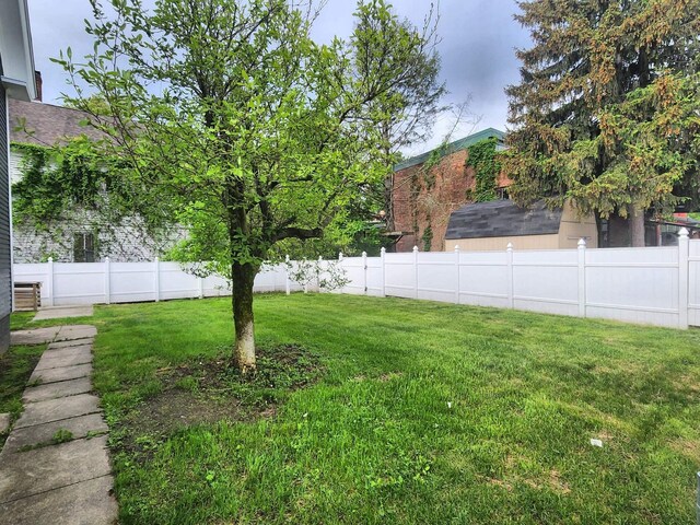 42 Elm St, Claremont, NH 03743 - view of yard