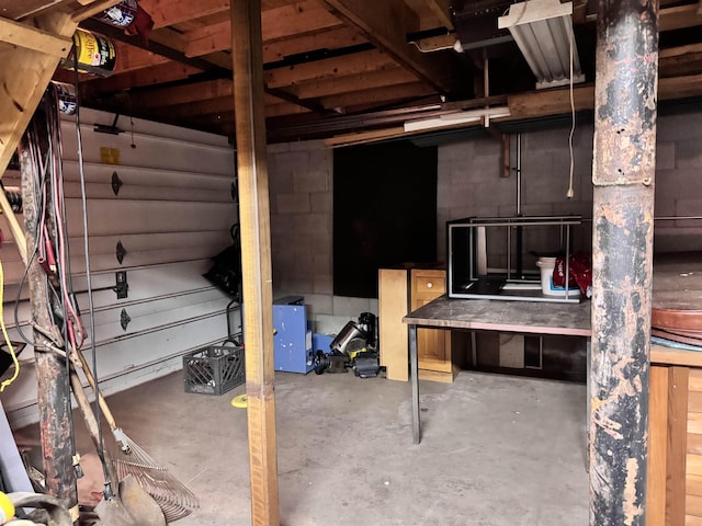 27 Myrtle St, Claremont, NH 03743