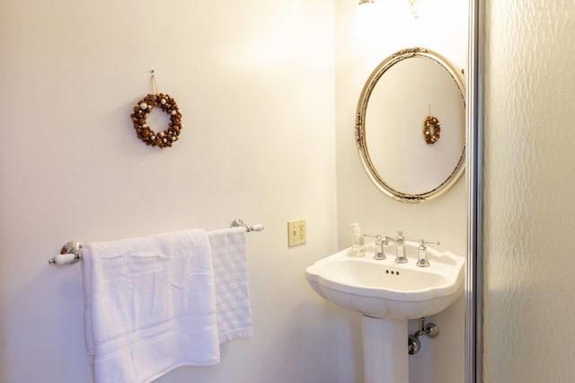 17 Old Jaffrey Rd, Peterborough, NH 03458 - view of bathroom