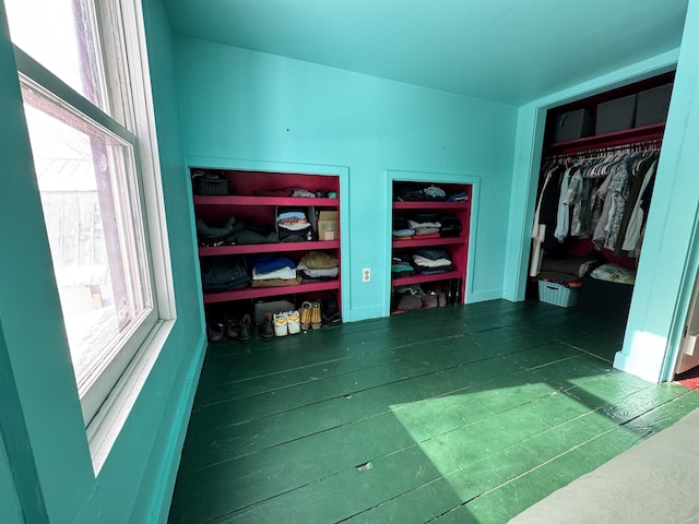 bedroom featuring a closet