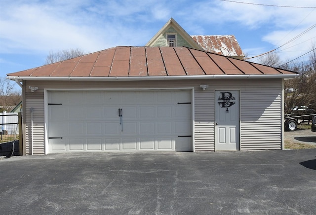 view of detached garage