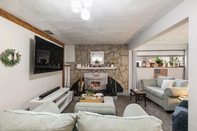 117A Chases Grove Rd, Derry, NH 03038 - living area with visible vents and carpet floors