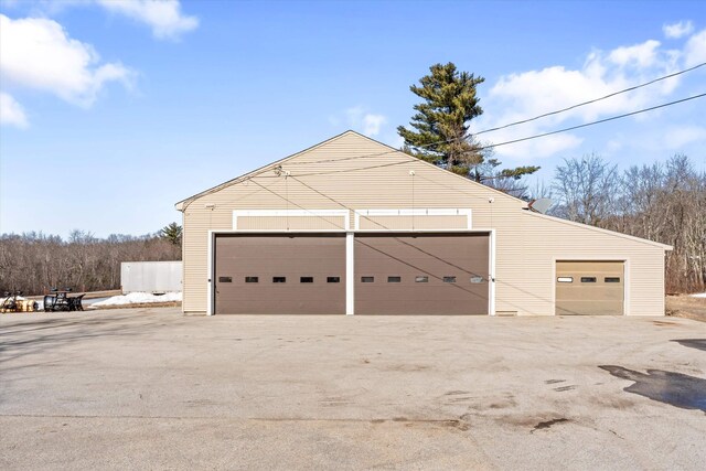 33 Bunker Hill Rd, Auburn, NH 03032 - view of detached garage