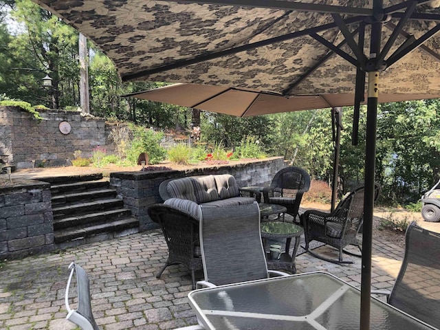 view of patio featuring an outdoor hangout area