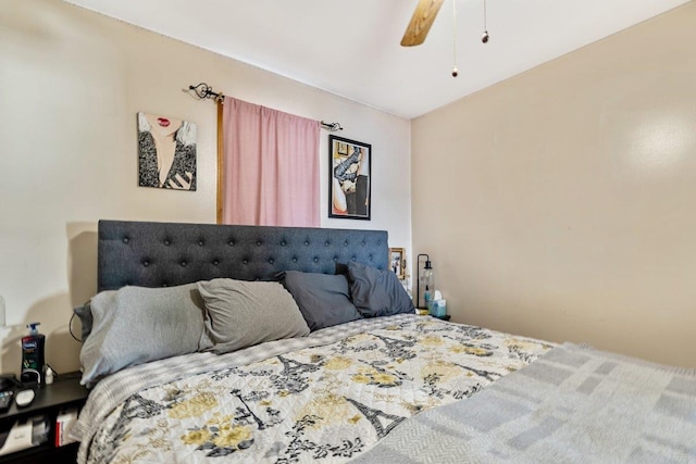 bedroom featuring ceiling fan