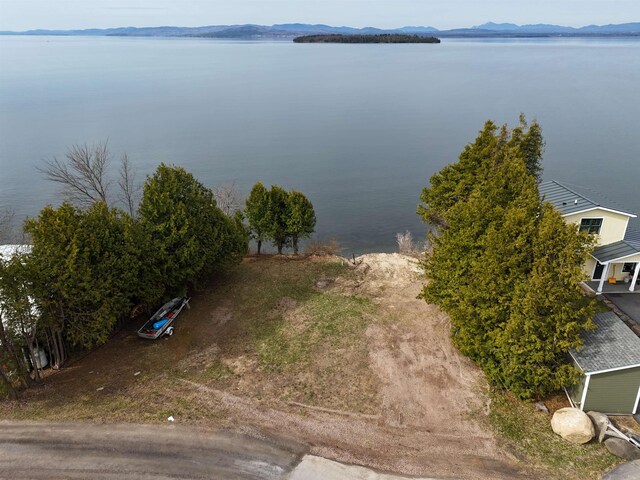 41 Lake Dr, South Hero, VT 05486