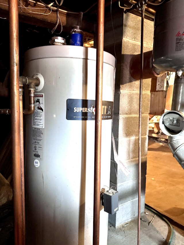 14 Summer St, Northumberland, NH 03582 - utilities featuring water heater