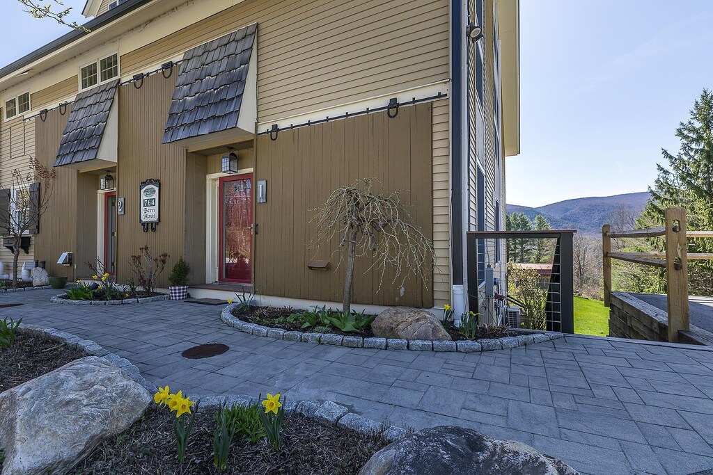 property entrance with a mountain view