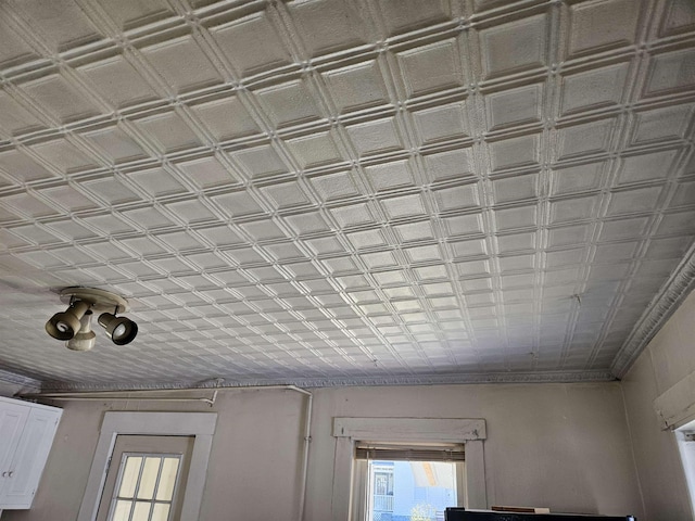 room details with an ornate ceiling