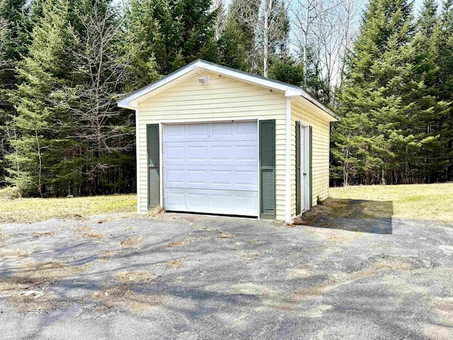 207 Blakely Farm Rd, Colebrook, NH 03576 - detached garage featuring a wooded view
