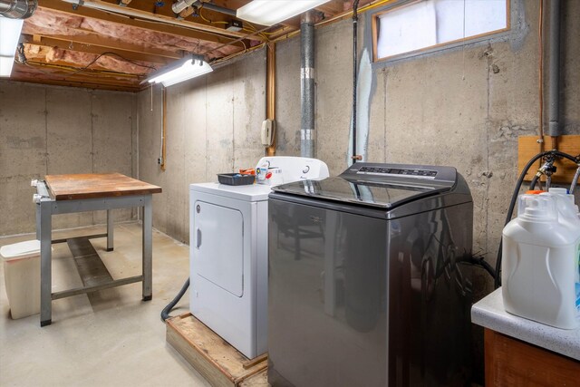 laundry area with laundry area and washing machine and dryer