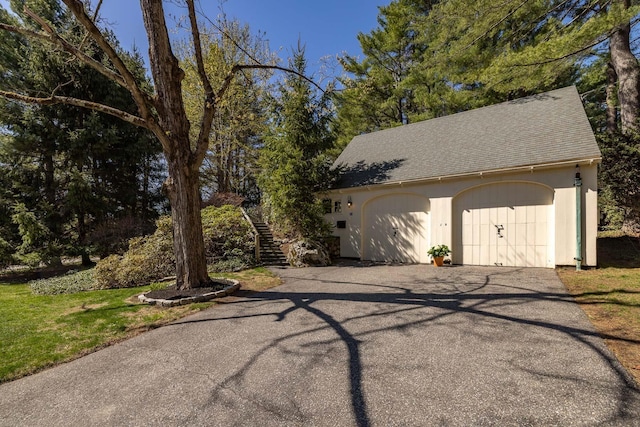 view of detached garage