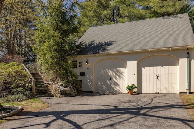 view of detached garage