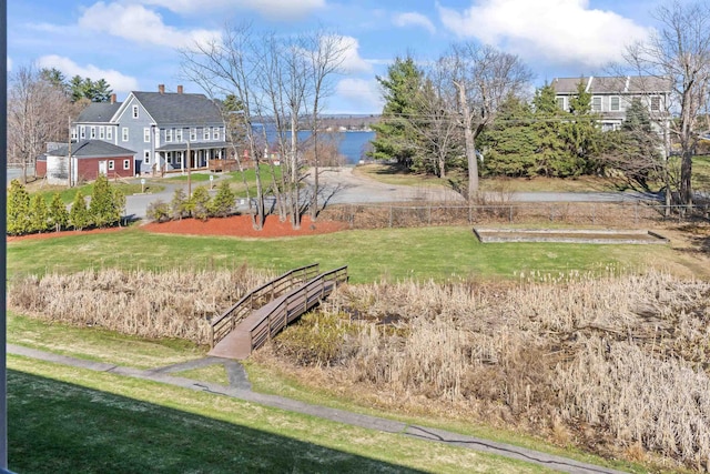 view of yard featuring a water view