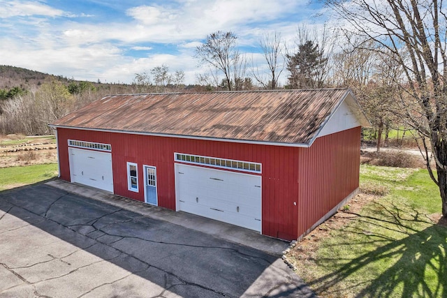 7449 School St, Loudon, NH 03307 - view of detached garage