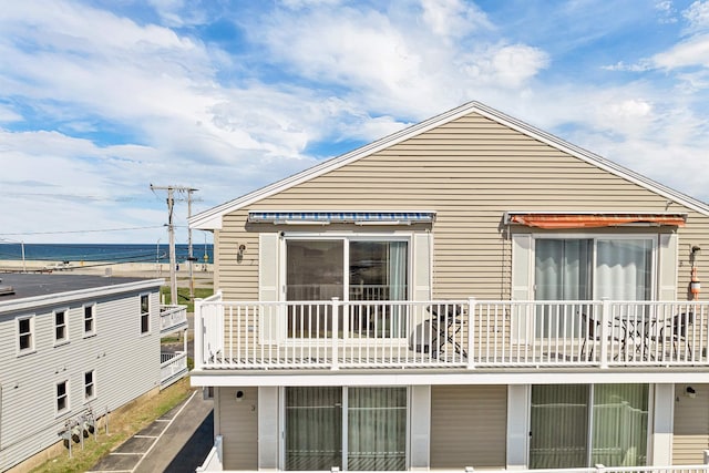 exterior space featuring a balcony
