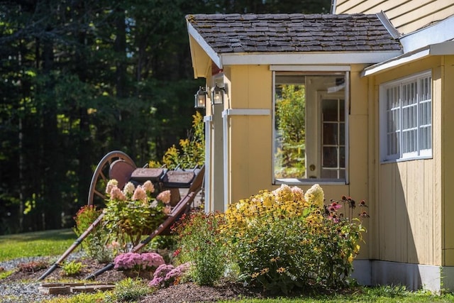 view of outbuilding
