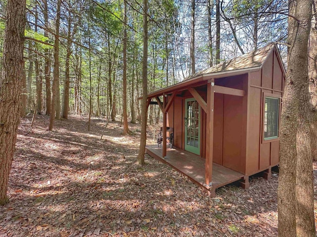 exterior space featuring an outdoor structure