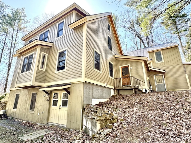 view of front of property featuring an attached garage