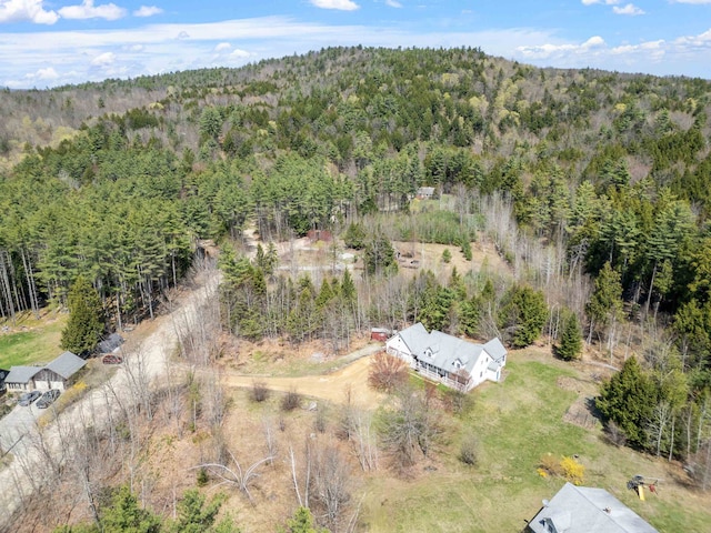 bird's eye view with a view of trees
