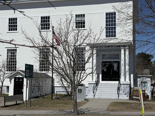 view of front of home with entry steps