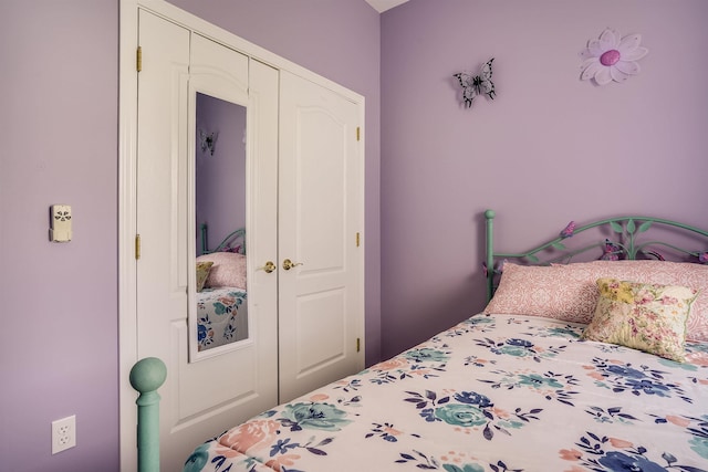 bedroom with a closet