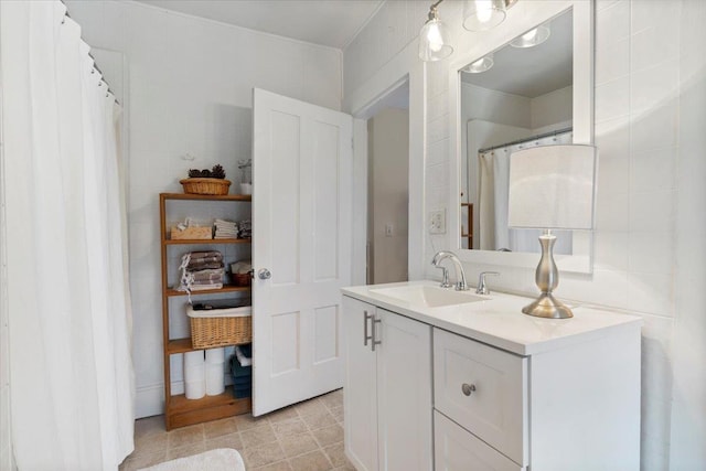 16 Manchester St Unit 2, Pittsfield, NH 03263 - full bathroom featuring vanity