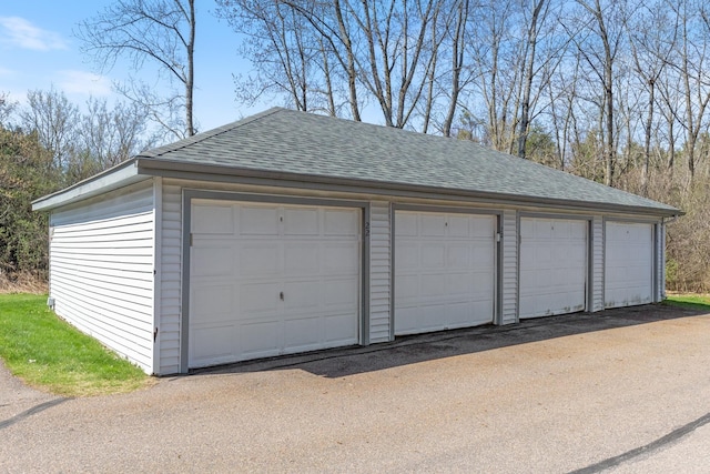view of detached garage