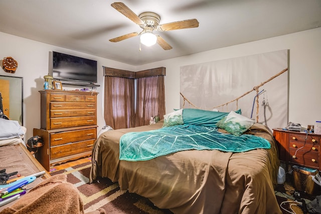 bedroom with a ceiling fan