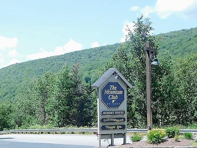 details featuring a view of trees