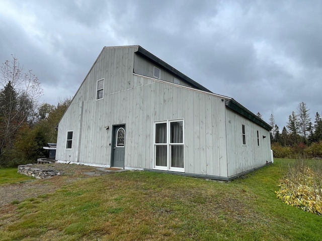 view of outdoor structure