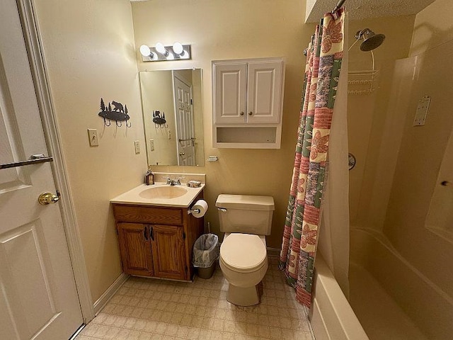 full bath featuring toilet, baseboards, shower / bath combination with curtain, and vanity