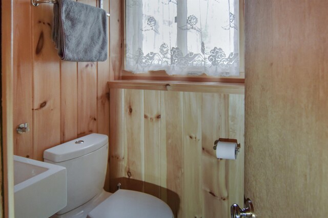 146 Dundee Rd, Bartlett, NH 03845 - bathroom with plenty of natural light and toilet