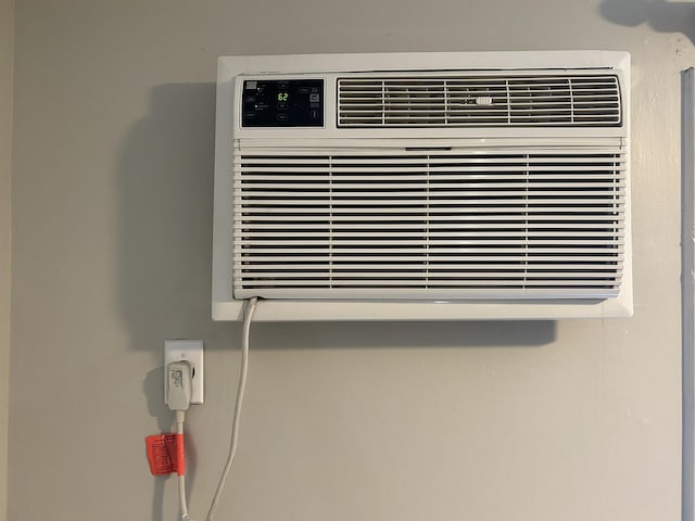 124 Mammoth Rd Unit 206, Hooksett, NH 03106 - detailed view of a wall mounted AC
