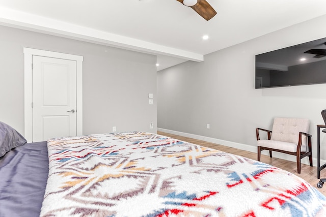 bedroom with baseboards, light wood-style flooring, recessed lighting, and a ceiling fan