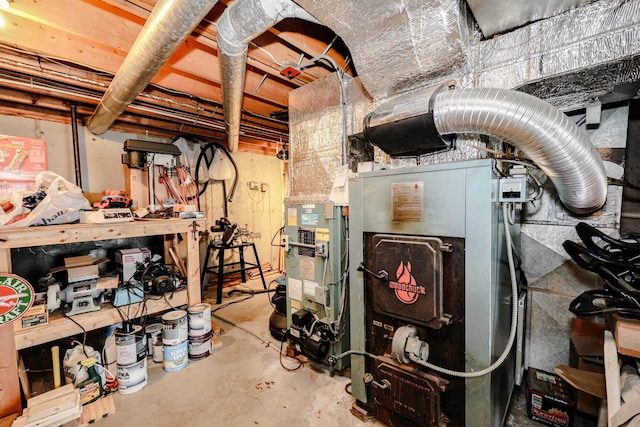 390 Bear Hill Rd, Loudon, NH 03307 - interior space