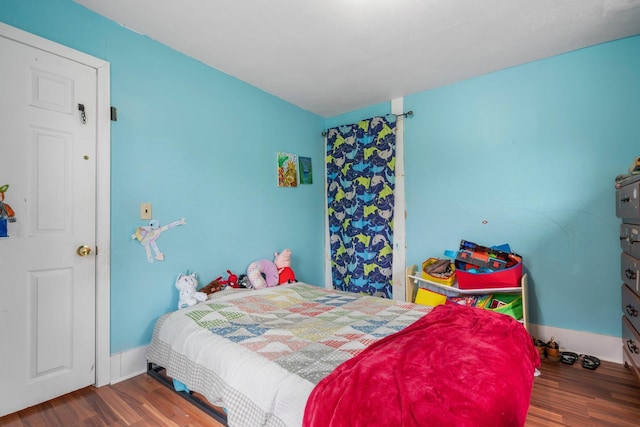 28 Putnam Hill Rd, Lyndeborough, NH 03082 - bedroom featuring wood finished floors and baseboards