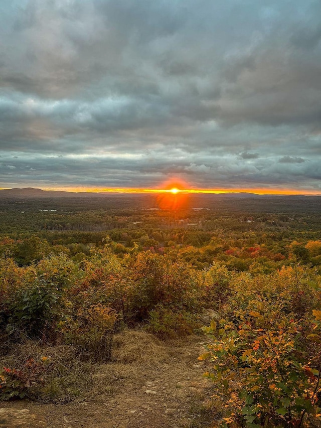113 Watchtower Rd, Hopkinton, NH 03229 - view of mountain backdrop